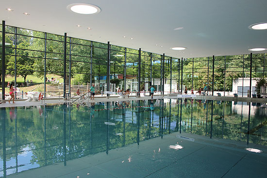 lichtdurchflutet: das Cosimawellenbad eröffnete am 29. Juli 2017 (©Foto: Martin Schmitz)